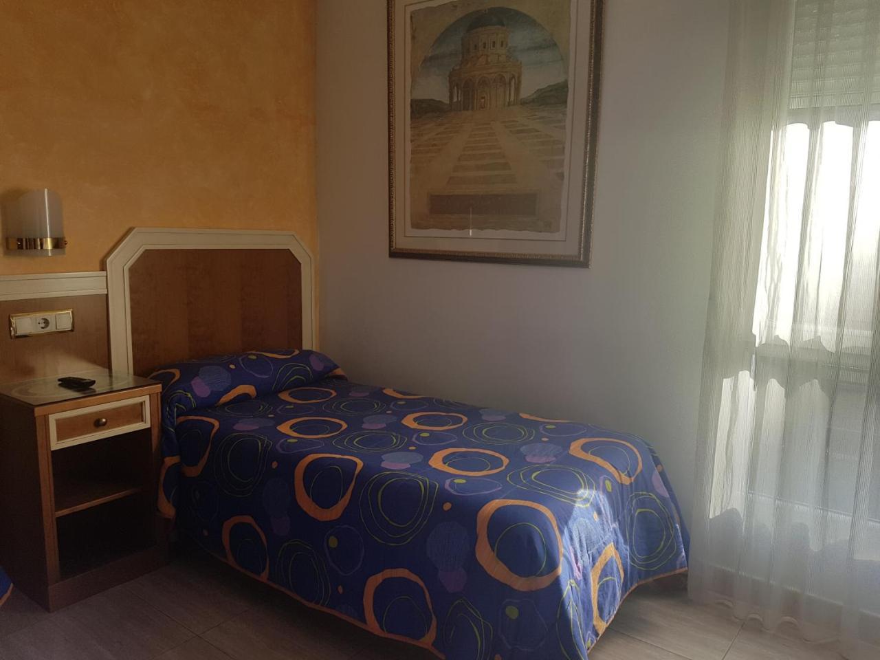 Hostal Conchi Миранда де Эбро Экстерьер фото